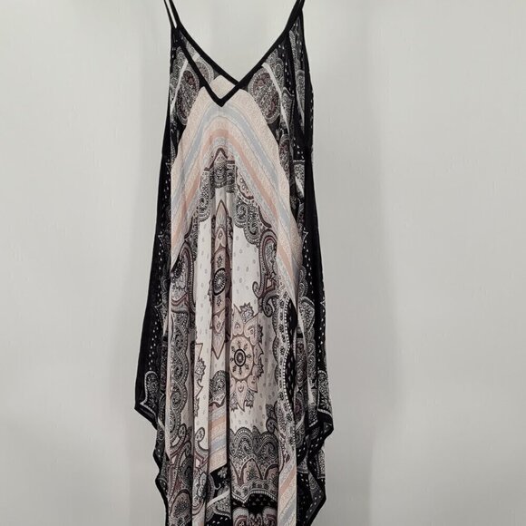 Vince Camuto Medallion Paisley Print  Handkerchief Cover-Up - Picture 1 of 9